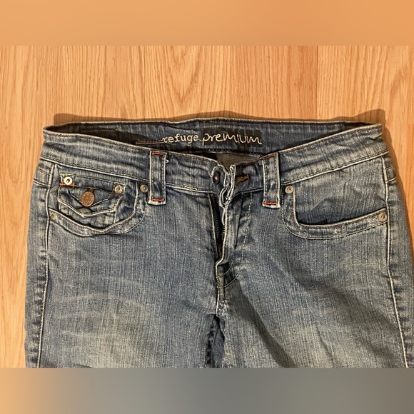 Refuge premium blue capri jeans - Picture 2 of 6